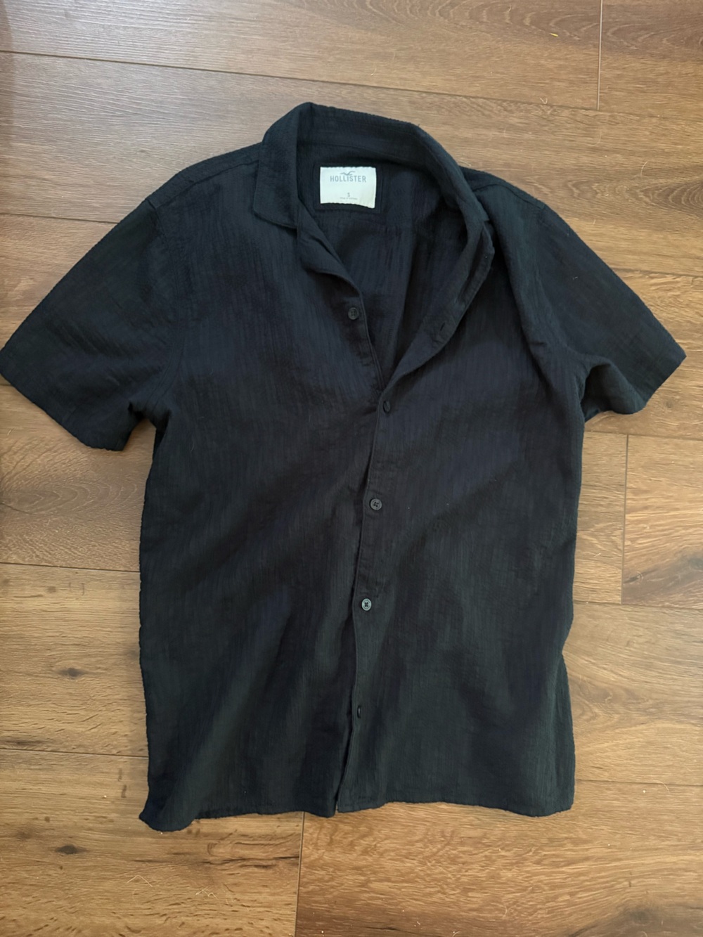 Hollister Black Short-Sleeve Button-Down Shirt